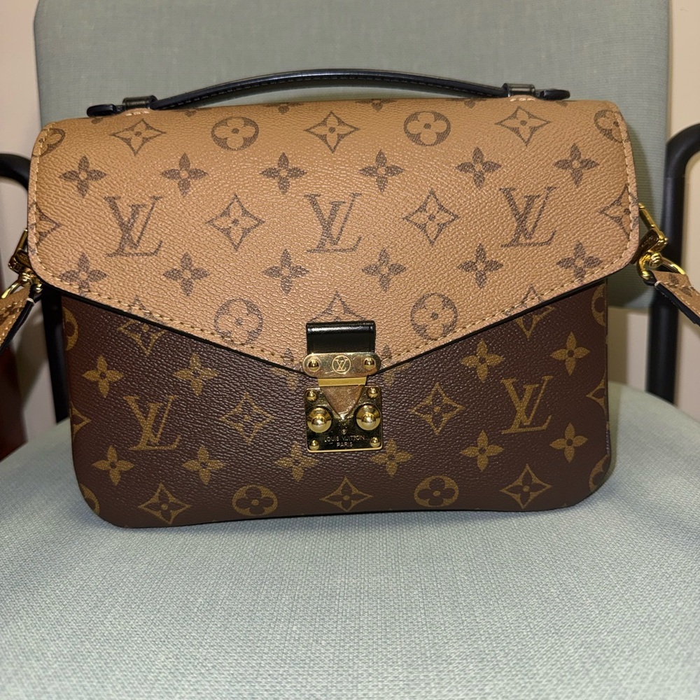 Louis Vuitton Pochette Métis Reverse Monogram Bag
